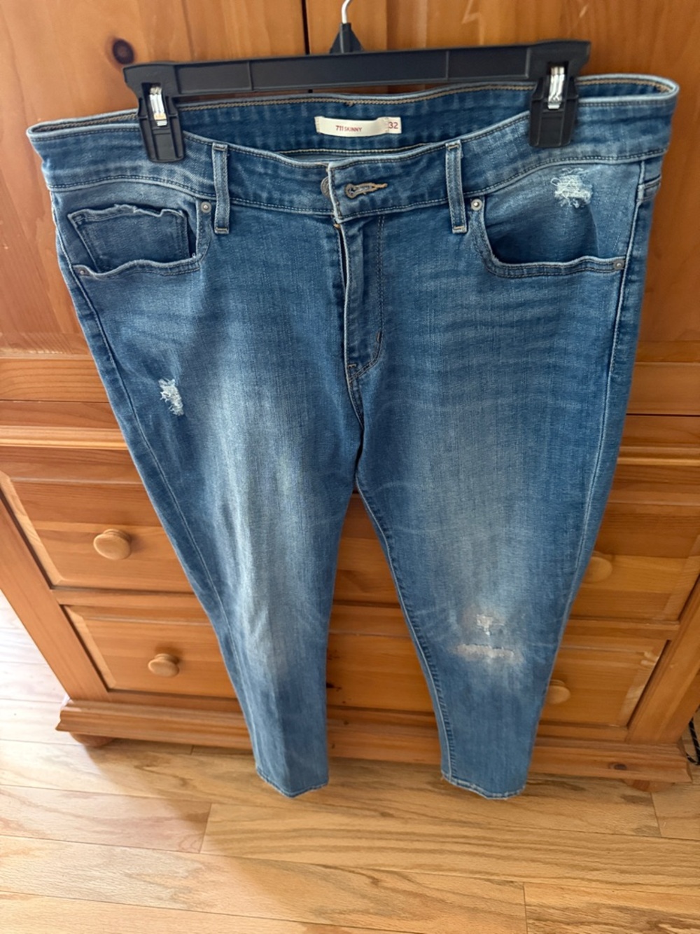 Levi's 711 skinny Blue Distressed Jeans